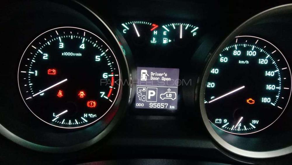 Toyota Land Cruiser 2010 for Sale in Karachi Toyota Land Cruiser 2010 for Sale in Karachi Image-4