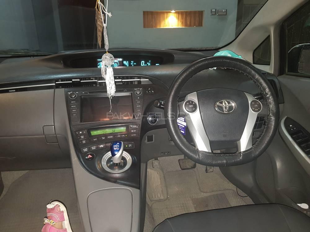 Toyota Prius 2010 for Sale in Gujranwala Toyota Prius 2010 for Sale in Gujranwala Image-4
