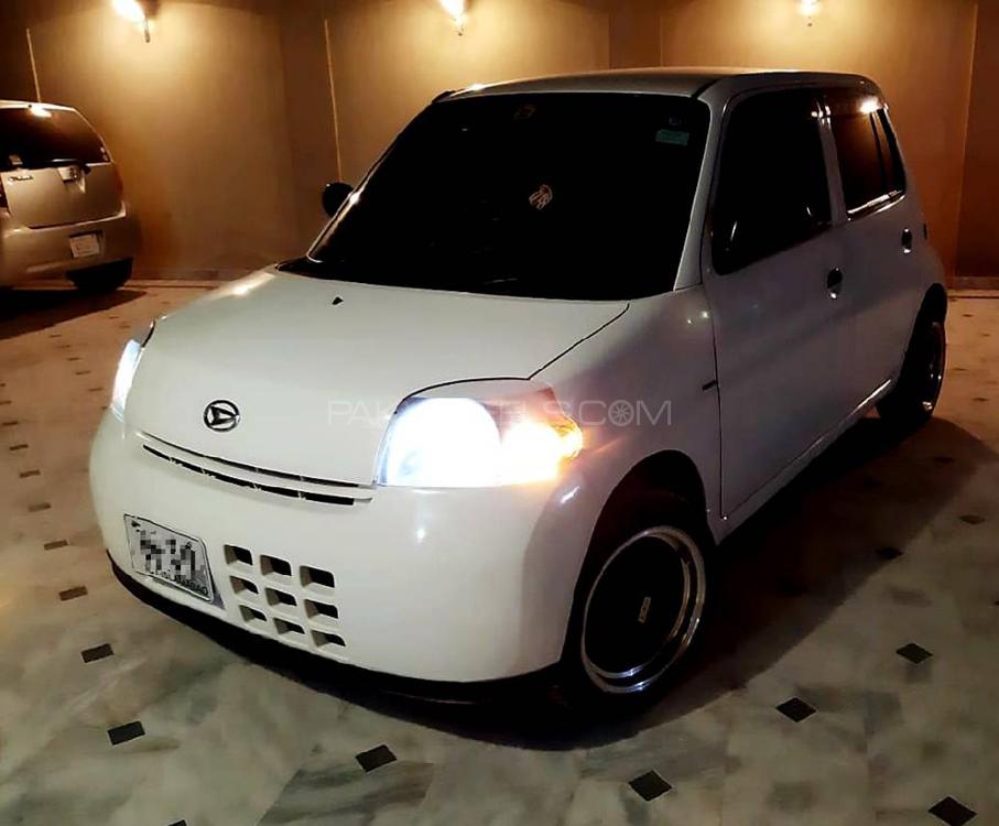 Daihatsu Esse 2010 for Sale in Peshawar Image-1