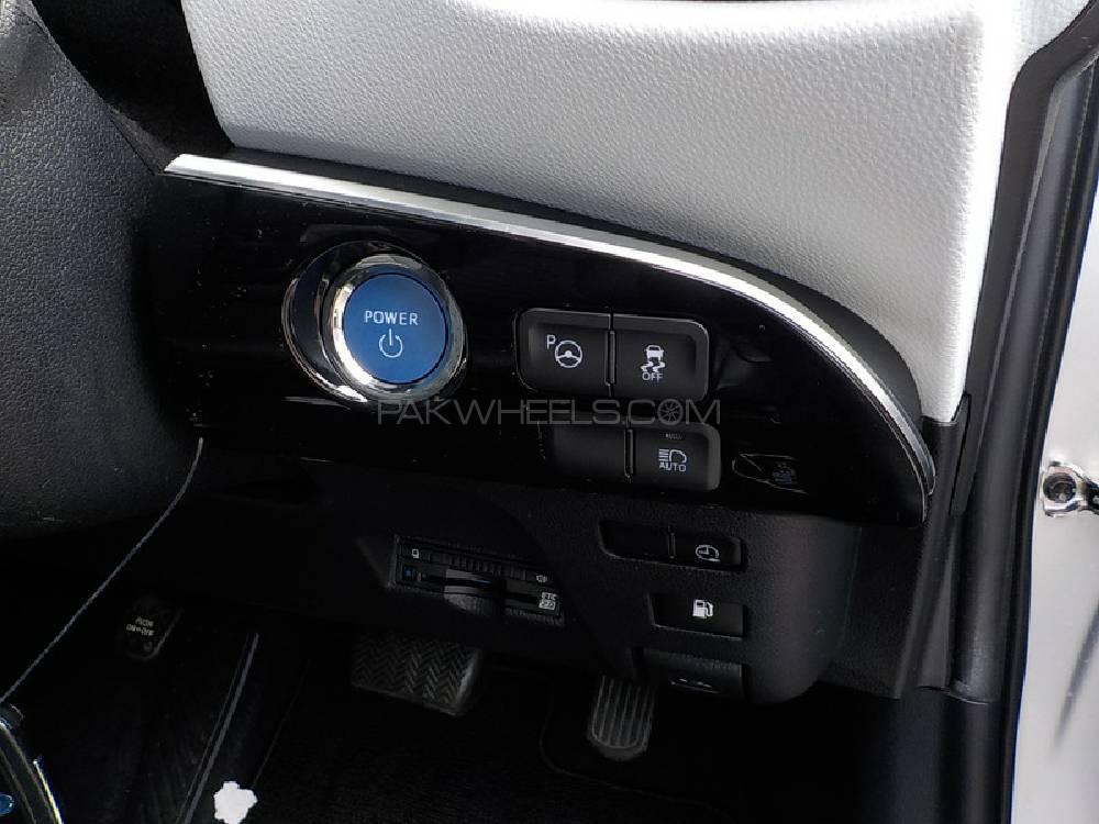 Toyota Prius 2017 for Sale in Karachi Toyota Prius 2017 for Sale in Karachi Image-13