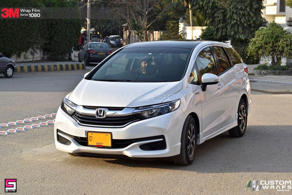 Honda Fit Shuttle Hybrid 2016 for sale in Karachi | PakWheels