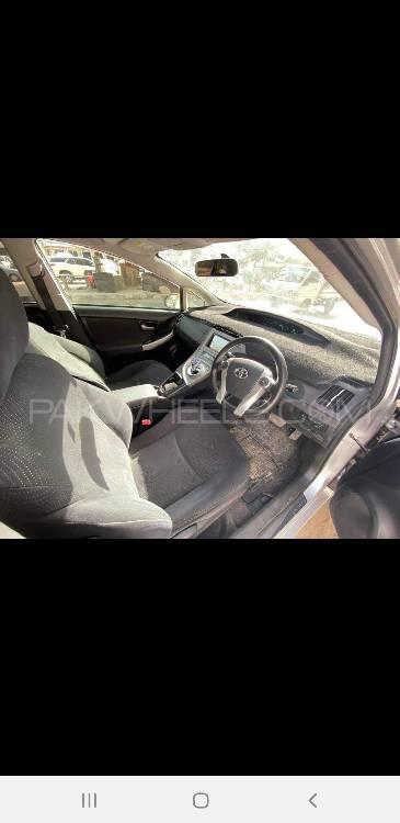 Toyota Prius 2013 for Sale in Karachi Toyota Prius 2013 for Sale in Karachi Image-4