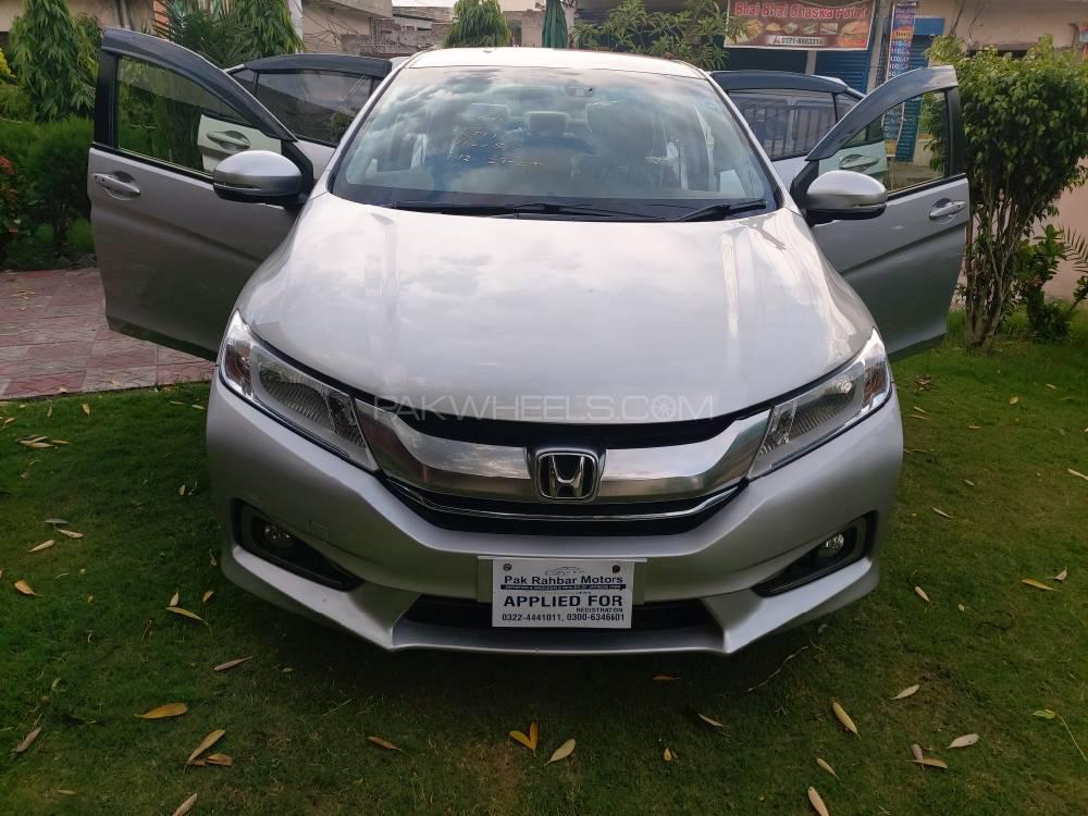 Honda Grace Hybrid 2016 for Sale in Lahore Image-1