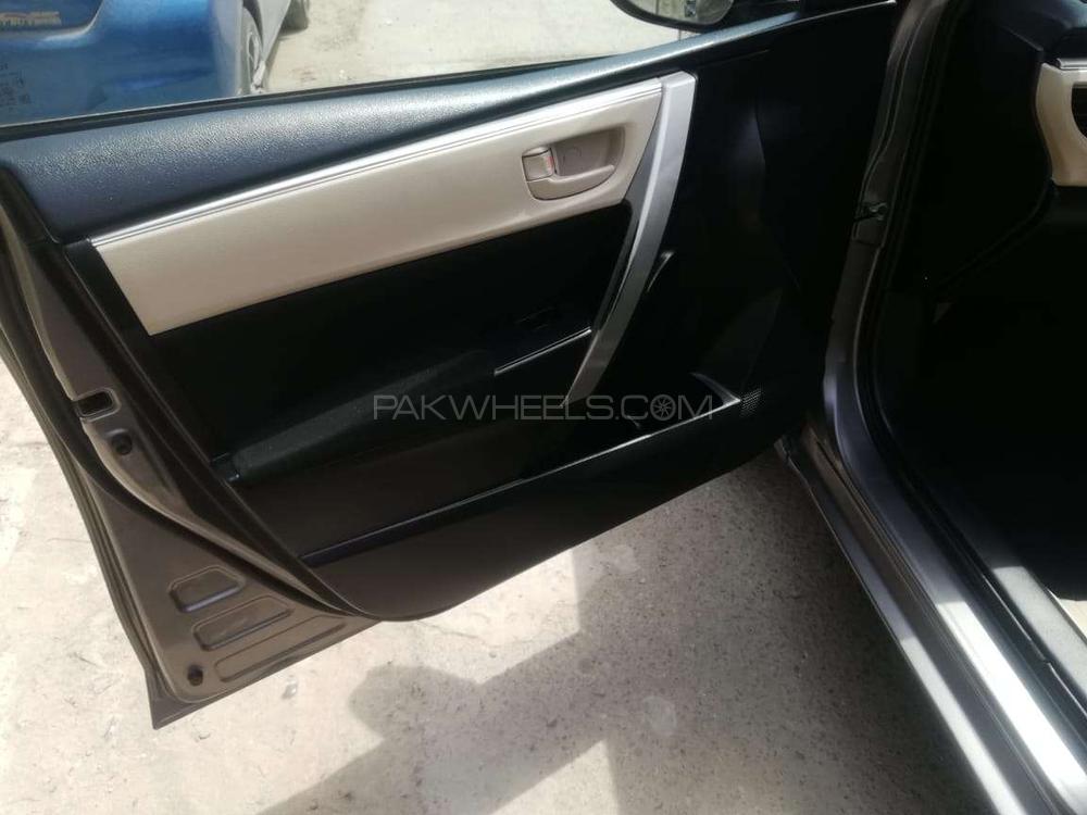 ٹویوٹا کرولا 2015 for Sale in لاہور ٹویوٹا کرولا 2015 for Sale in لاہور Image-4