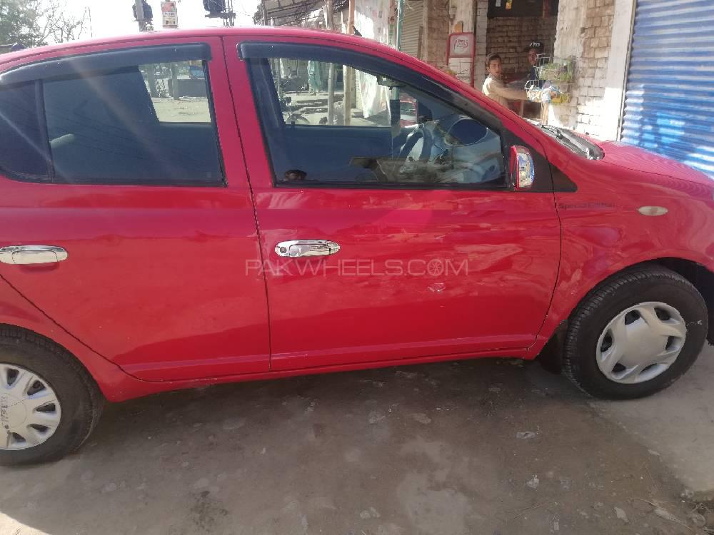 Toyota Vitz 2001 for Sale in Mardan Image-1