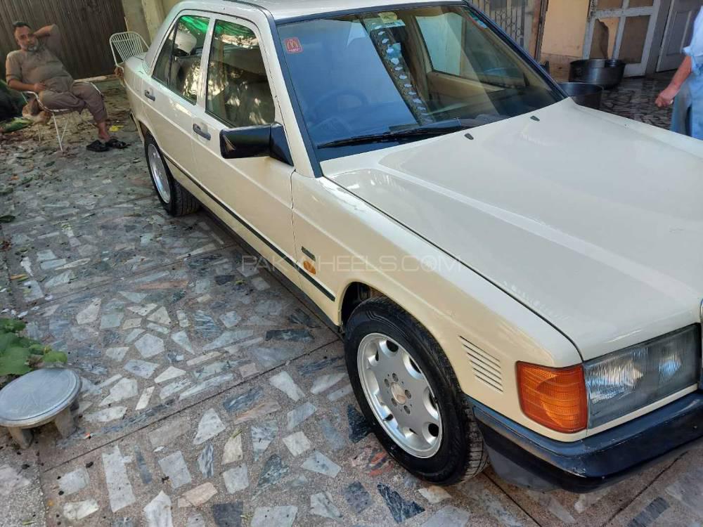 Mercedes Benz D Series 1989 for Sale in Abbottabad Mercedes Benz D Series 1989 for Sale in Abbottabad Image-2