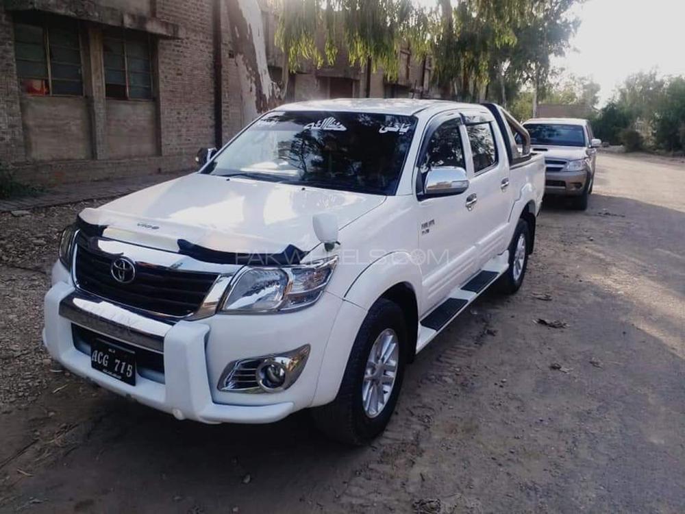 Toyota Hilux 2016 for Sale in Attock Image-1
