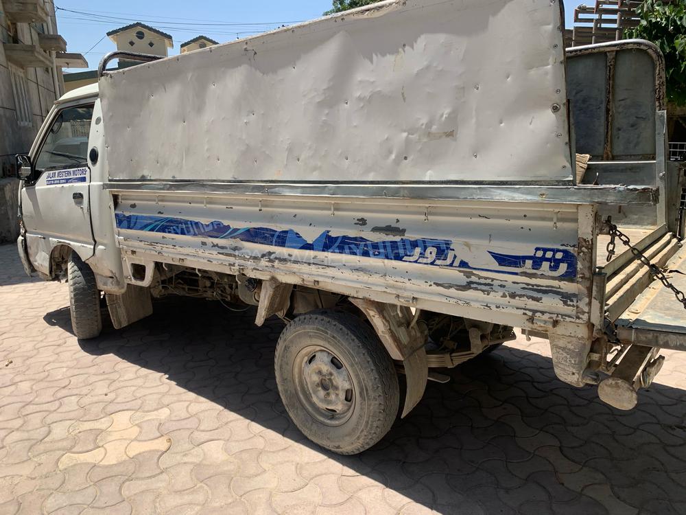 Hyundai Shehzore 2001 for Sale in Quetta Hyundai Shehzore 2001 for Sale in Quetta Image-2
