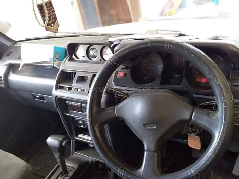 Mitsubishi Pajero 1988 for Sale in Lahore Mitsubishi Pajero 1988 for Sale in Lahore Image-3
