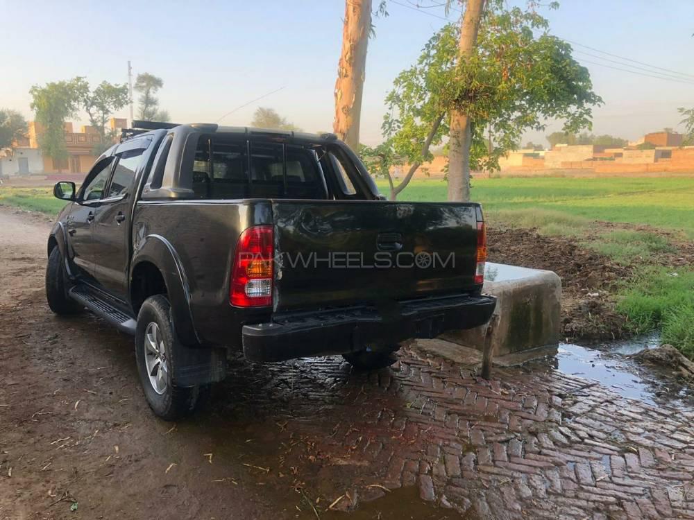 Toyota Hilux 2005 for Sale in Sahiwal Toyota Hilux 2005 for Sale in Sahiwal Image-7