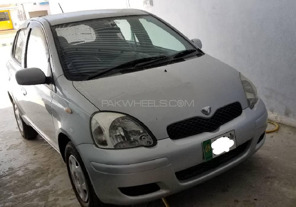 Toyota Vitz 2004 for Sale in Mardan Image-1