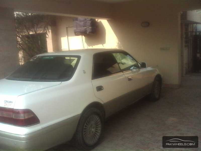 Toyota Crown 1997 for Sale in Peshawar Image-1