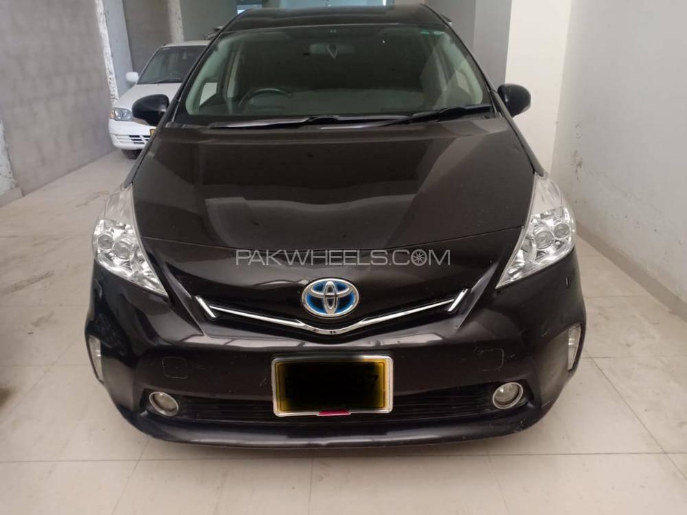 Toyota Prius Alpha G Touring 2014 for sale in Karachi ...