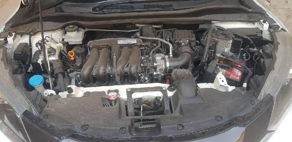 Honda Vezel 2014 for Sale in Sialkot Honda Vezel 2014 for Sale in Sialkot Image-8