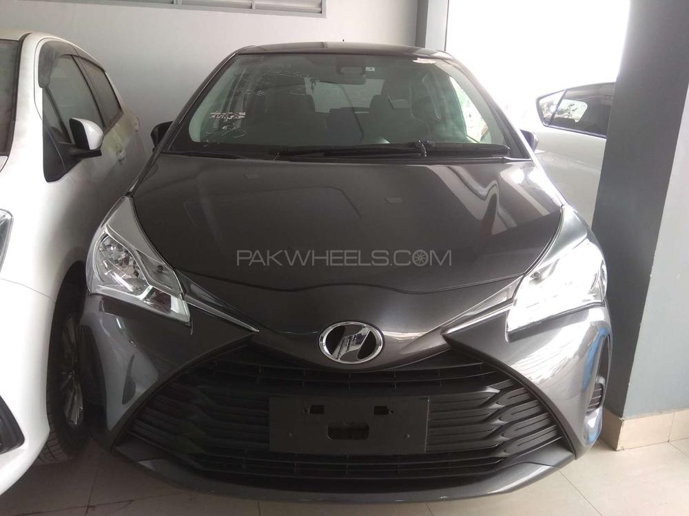 Toyota Vitz 2017 for Sale in Karachi Image-1