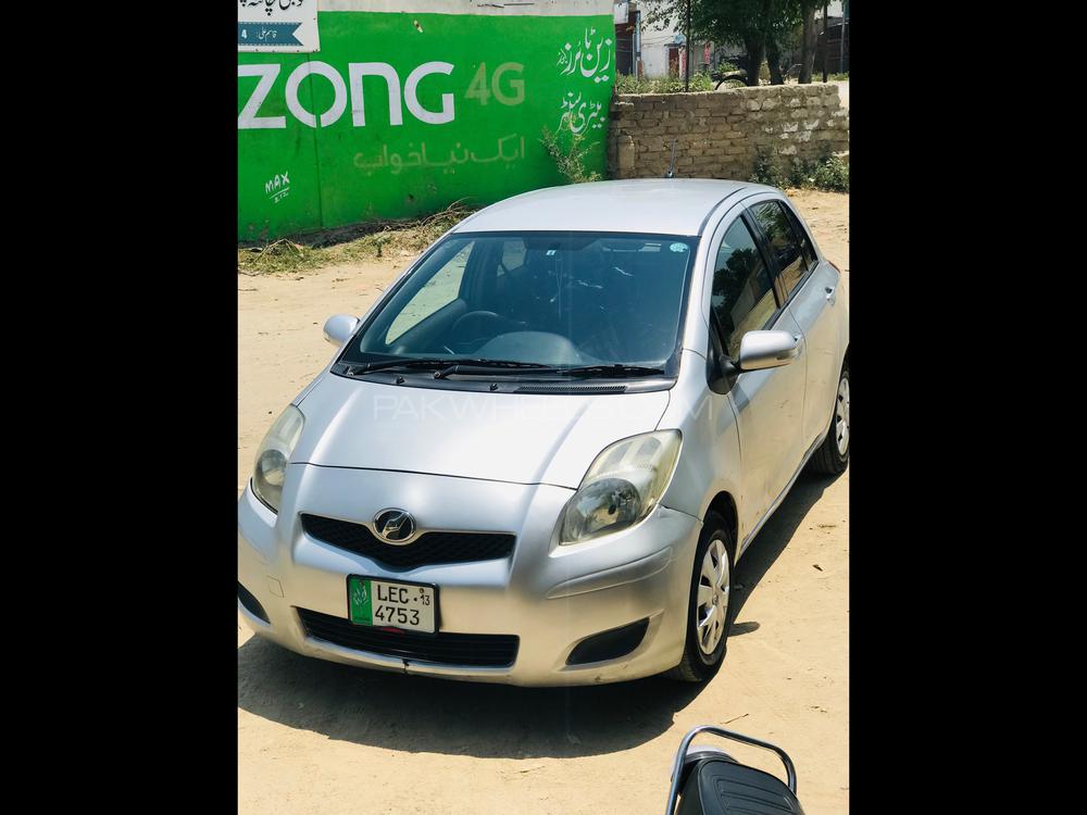 Toyota Vitz 2010 for Sale in Swabi Image-1
