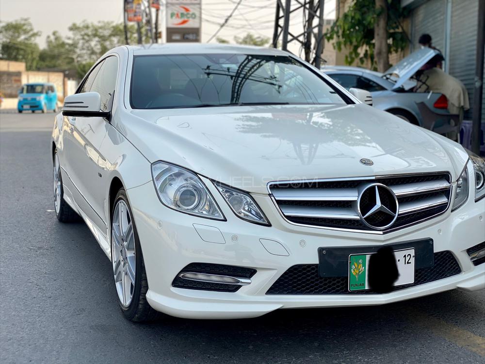 Mercedes Benz E Class Coupe 2012 for Sale in Lahore Mercedes Benz E Class Coupe 2012 for Sale in Lahore Image-5