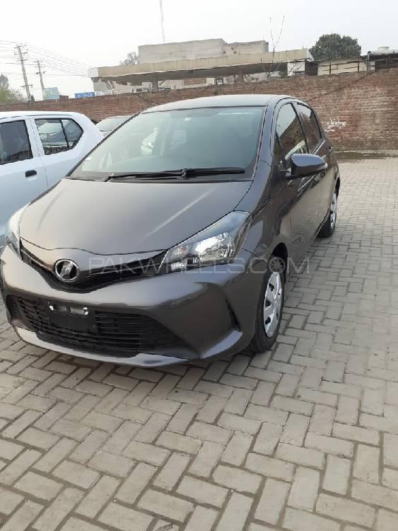 Toyota Vitz 2016 for Sale in Gujranwala Image-1