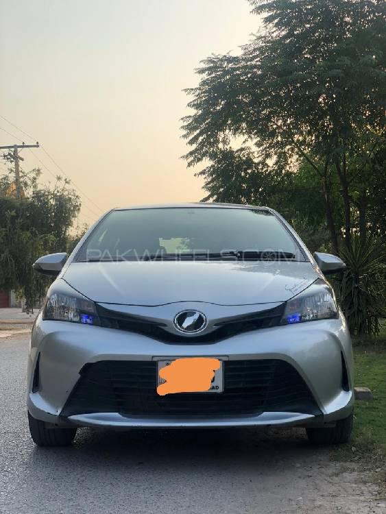 Toyota Vitz 2015 for Sale in Peshawar Toyota Vitz 2015 for Sale in Peshawar Image-2