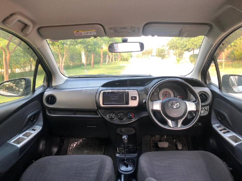Toyota Vitz 2015 for Sale in Peshawar Toyota Vitz 2015 for Sale in Peshawar Image-9