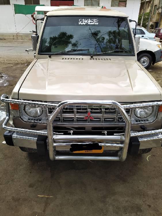 Mitsubishi Pajero 1990 for Sale in Karachi Image-1