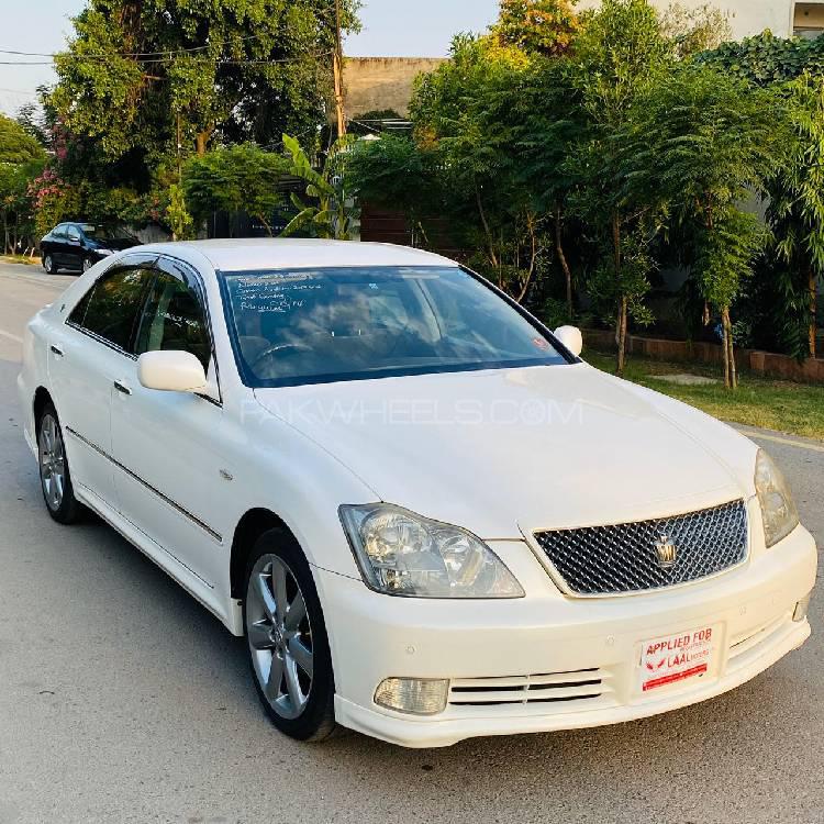 Toyota Crown 2004 for Sale in Lahore Image-1