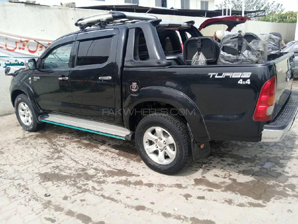 Toyota Hilux 2011 for Sale in Rawalpindi Toyota Hilux 2011 for Sale in Rawalpindi Image-10