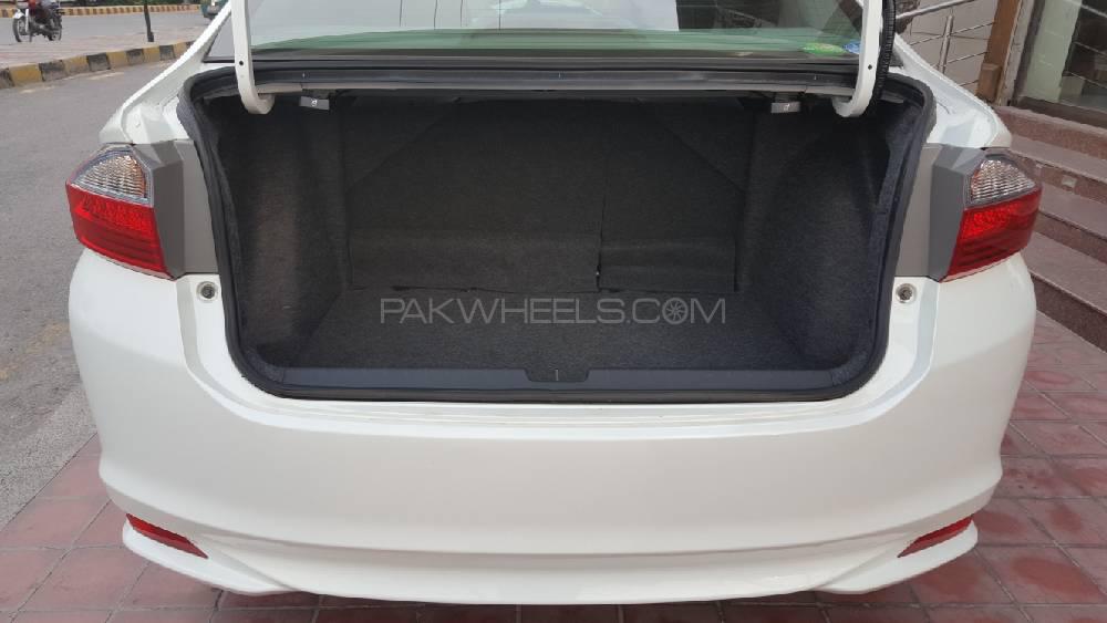 ہونڈا گریس ہائبرڈ 2017 for Sale in لاہور ہونڈا گریس ہائبرڈ 2017 for Sale in لاہور Image-8
