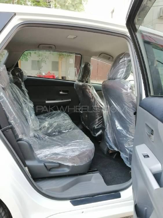 Toyota Prius Alpha 2011 for Sale in Karachi Toyota Prius Alpha 2011 for Sale in Karachi Image-13