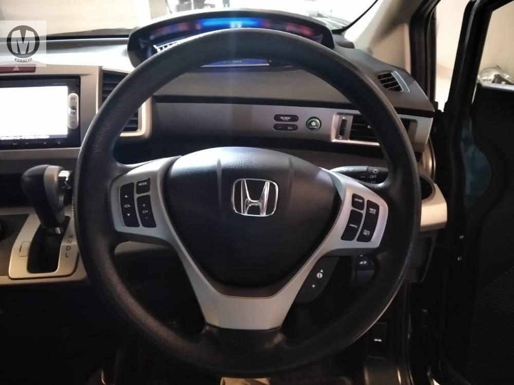 Honda Freed 2015 for Sale in Karachi Honda Freed 2015 for Sale in Karachi Image-8