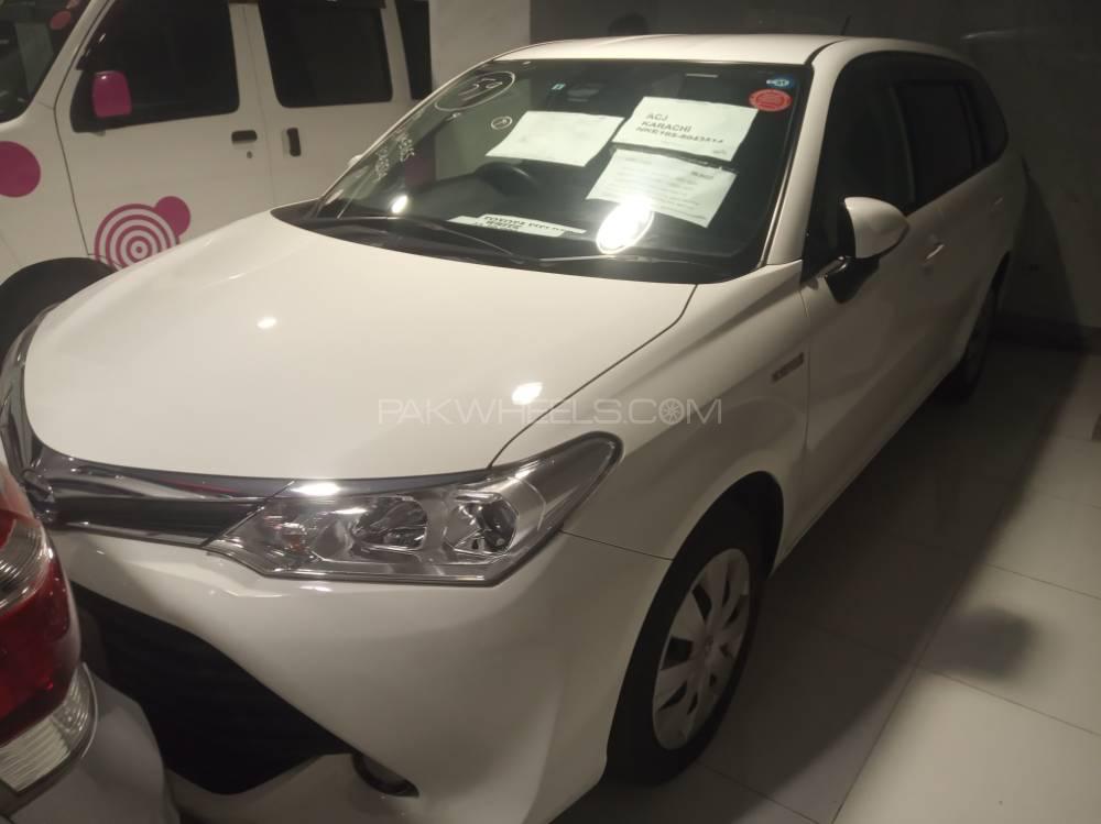 Toyota Corolla Fielder 2016 for Sale in Karachi Image-1