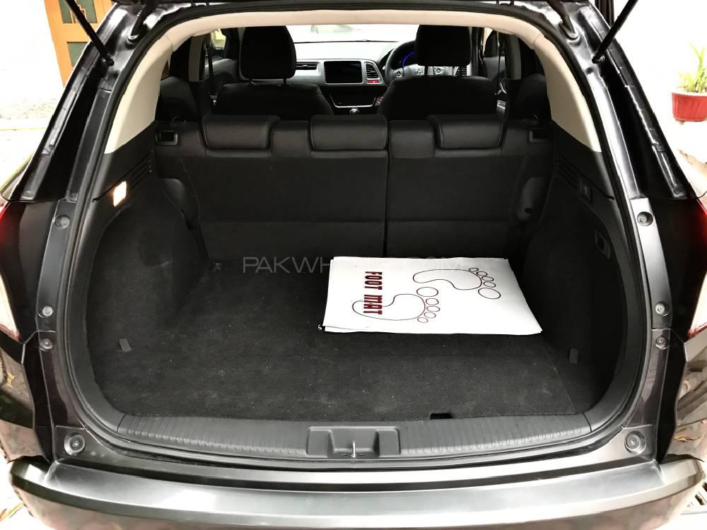 Honda Vezel 2015 for Sale in Gujrat Honda Vezel 2015 for Sale in Gujrat Image-12