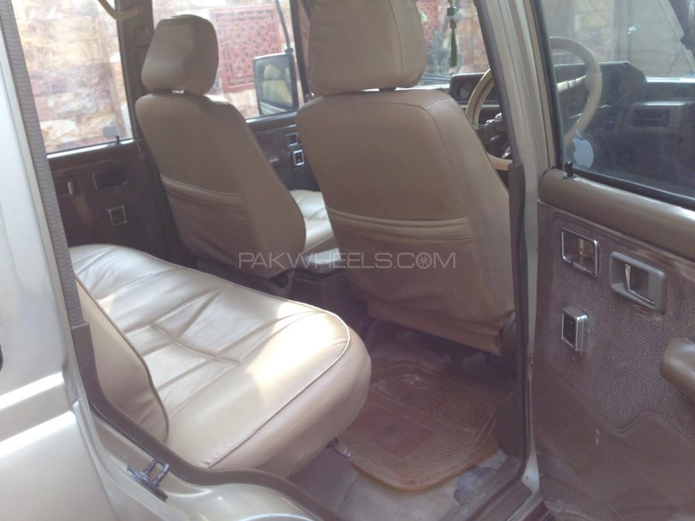 مٹسوبیشی پجیرو 1991 for Sale in پشاور مٹسوبیشی پجیرو 1991 for Sale in پشاور Image-15