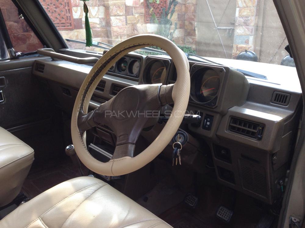 مٹسوبیشی پجیرو 1991 for Sale in پشاور مٹسوبیشی پجیرو 1991 for Sale in پشاور Image-18