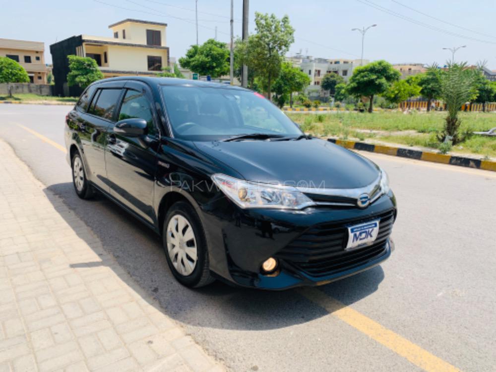 Toyota Corolla Fielder 2017 for Sale in Islamabad Image-1