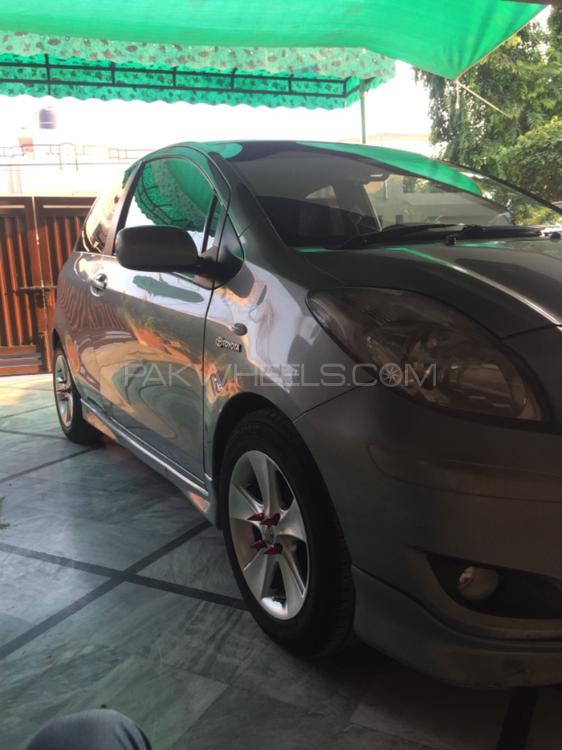 Toyota Vitz - 2009  Toyota Vitz - 2009  Image-5