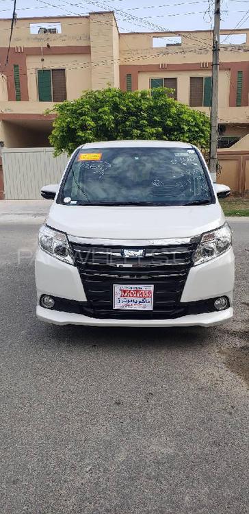 Toyota Noah 2015 for Sale in Islamabad Image-1
