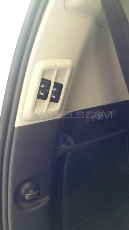 Toyota Prado 2013 for Sale in Karachi Toyota Prado 2013 for Sale in Karachi Image-10