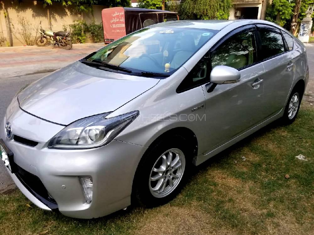 Toyota Prius 2012 for Sale in Lahore Toyota Prius 2012 for Sale in Lahore Image-7