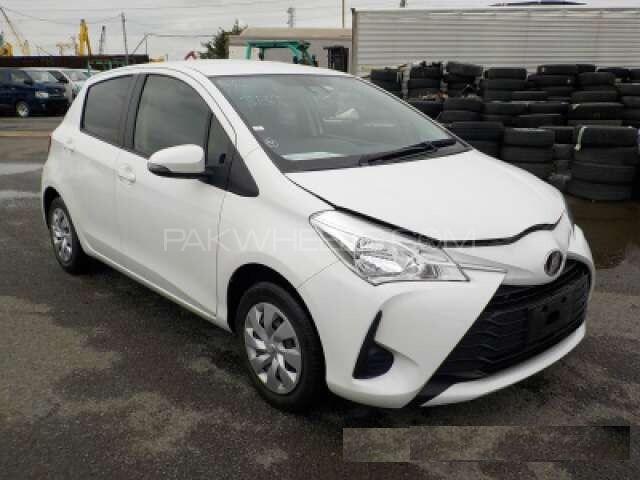 Toyota Vitz 2017 for Sale in Sialkot Image-1