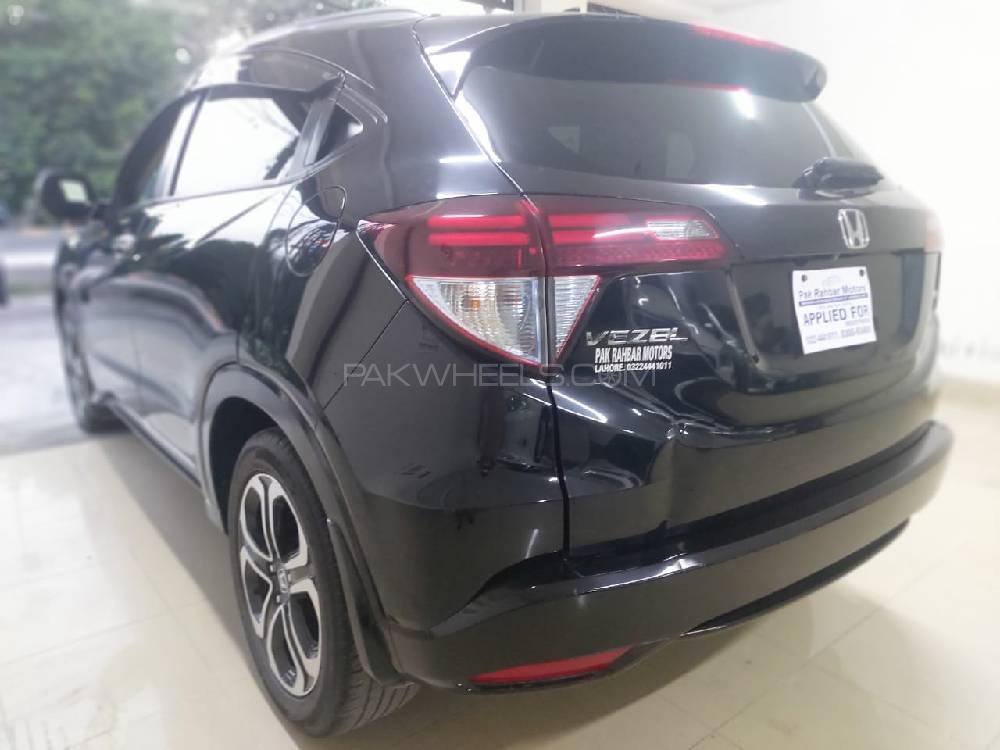 Honda Vezel 2017 for Sale in Lahore Honda Vezel 2017 for Sale in Lahore Image-4