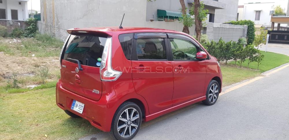 Nissan Dayz Highway Star 2017 for Sale in Lahore Nissan Dayz Highway Star 2017 for Sale in Lahore Image-2