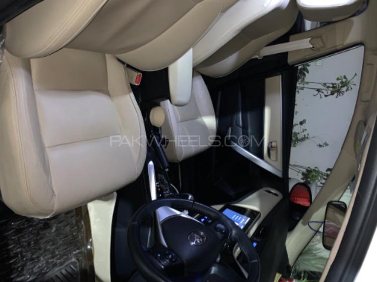 Toyota Corolla 2018 for Sale in Hyderabad Toyota Corolla 2018 for Sale in Hyderabad Image-9