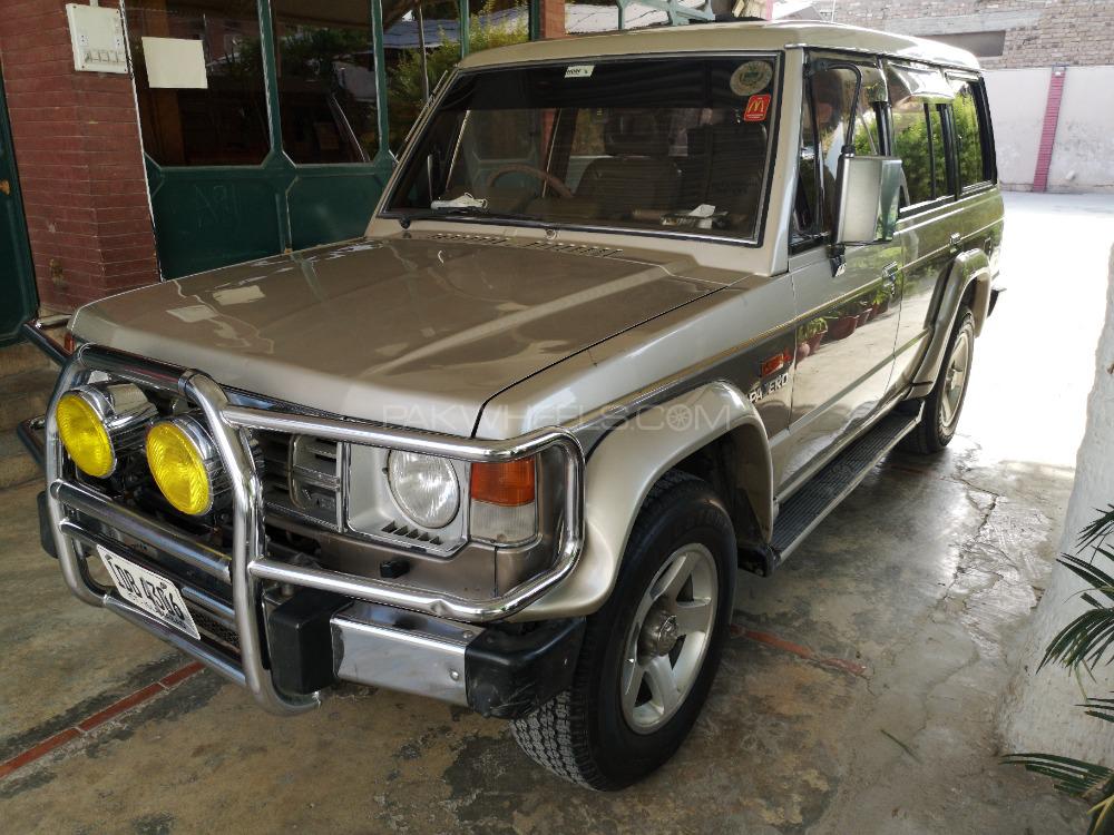 Mitsubishi Pajero 1990 for Sale in Peshawar Image-1