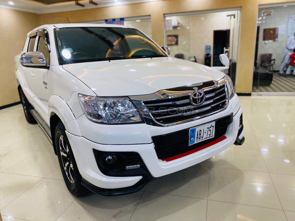 Toyota Hilux 2016 for Sale in Peshawar Toyota Hilux 2016 for Sale in Peshawar Image-3