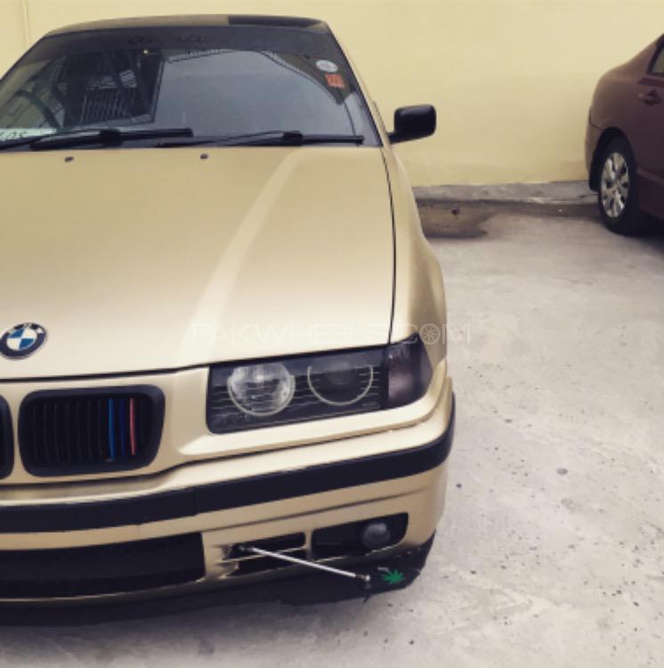 BMW 3 Series - 1993  BMW 3 Series - 1993  Image-2