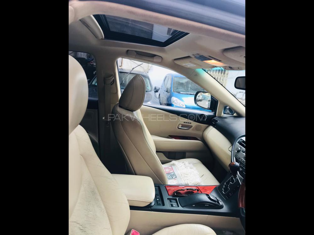 Lexus RX Series 2010 for Sale in Karachi Lexus RX Series 2010 for Sale in Karachi Image-4