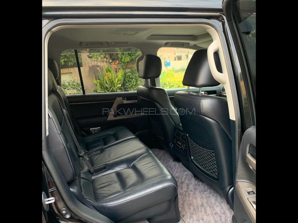 Toyota Land Cruiser 2011 for Sale in Lahore Toyota Land Cruiser 2011 for Sale in Lahore Image-6