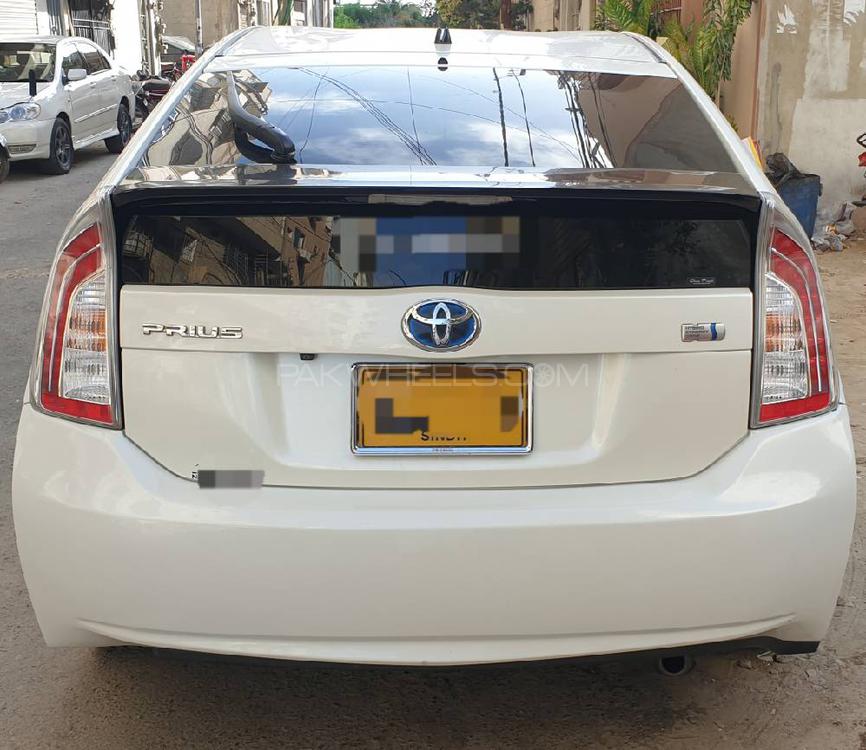 Toyota Prius 2013 for Sale in Karachi Toyota Prius 2013 for Sale in Karachi Image-3
