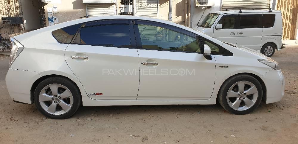 Toyota Prius 2013 for Sale in Karachi Toyota Prius 2013 for Sale in Karachi Image-8